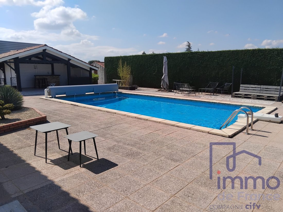 Villa in Bourg Sud, Veauche, France 4 - 18397966