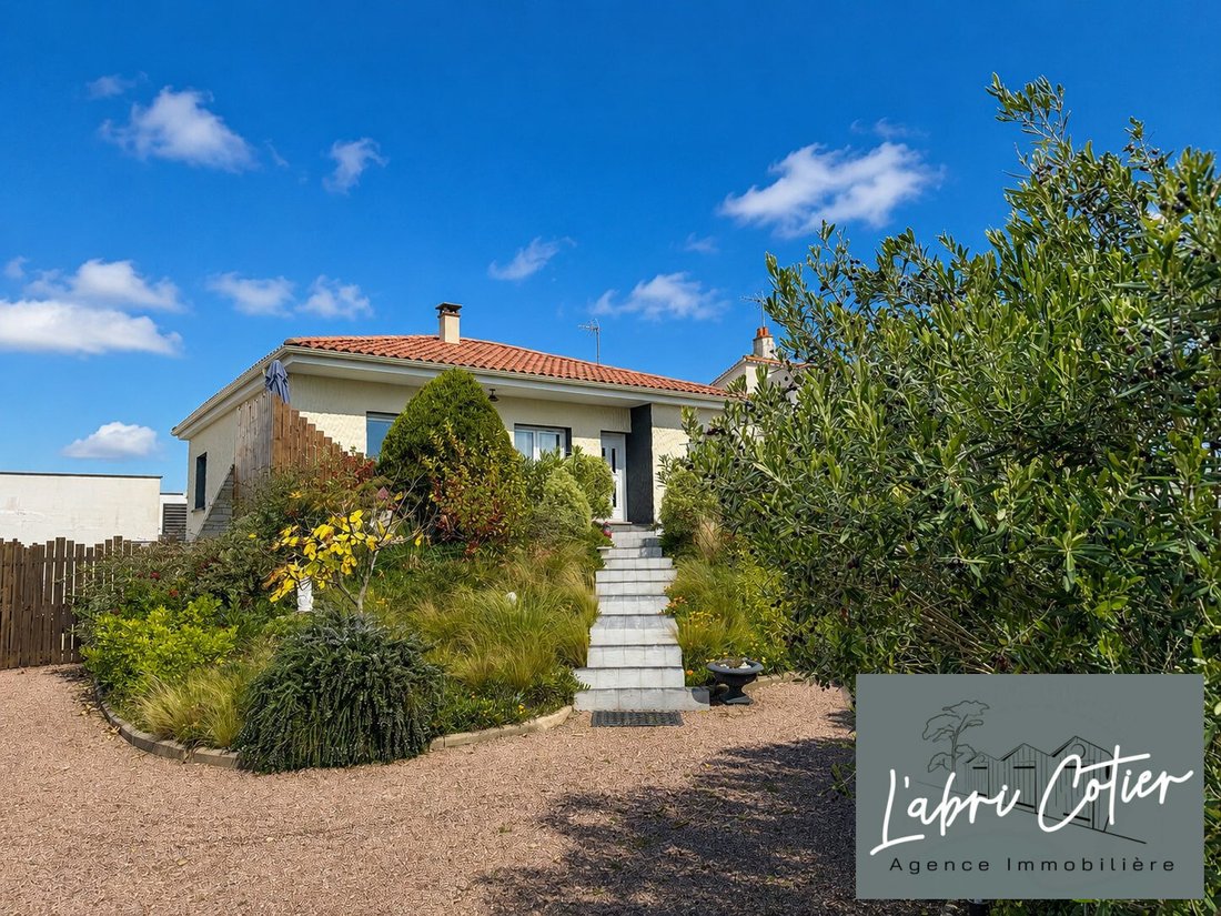 House in Les Sables-d'Olonne, Pays de la Loire, France 1 - 17536097