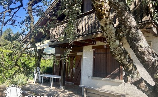 House in Centre, Sallanches, France 1