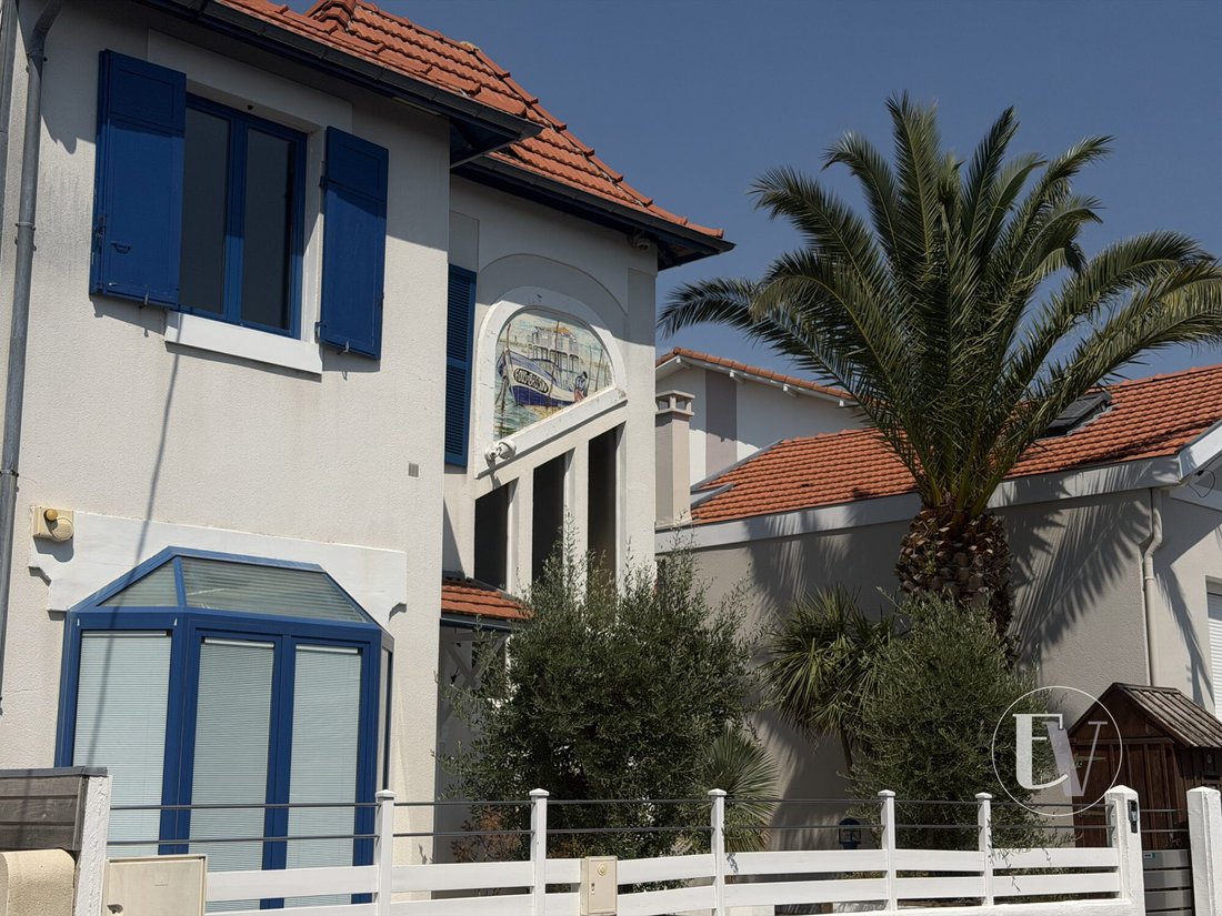 Villa in Aiguillon, Arcachon, France 2 - 18398044
