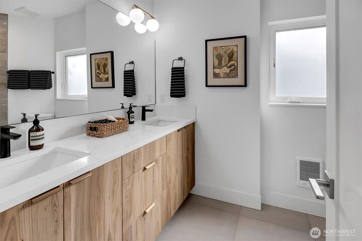 House in Bellevue, Washington, United States 5 - 18398263