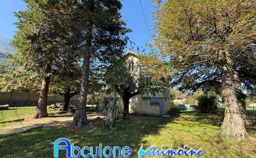Villa in Le Coteau, Claix, France 1