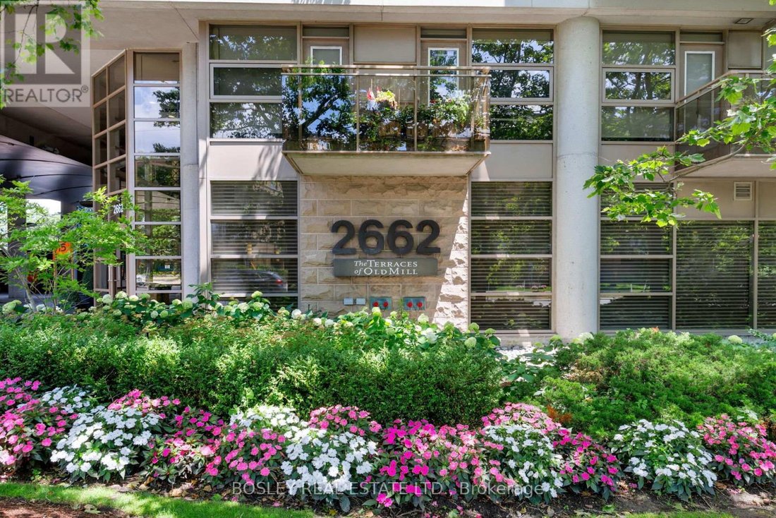 Condo in Toronto, Ontario, Canada 1 - 18397677
