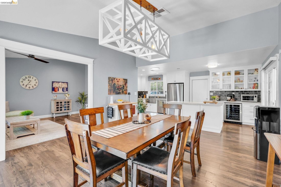 House in Lodi, California, United States 3 - 18398028
