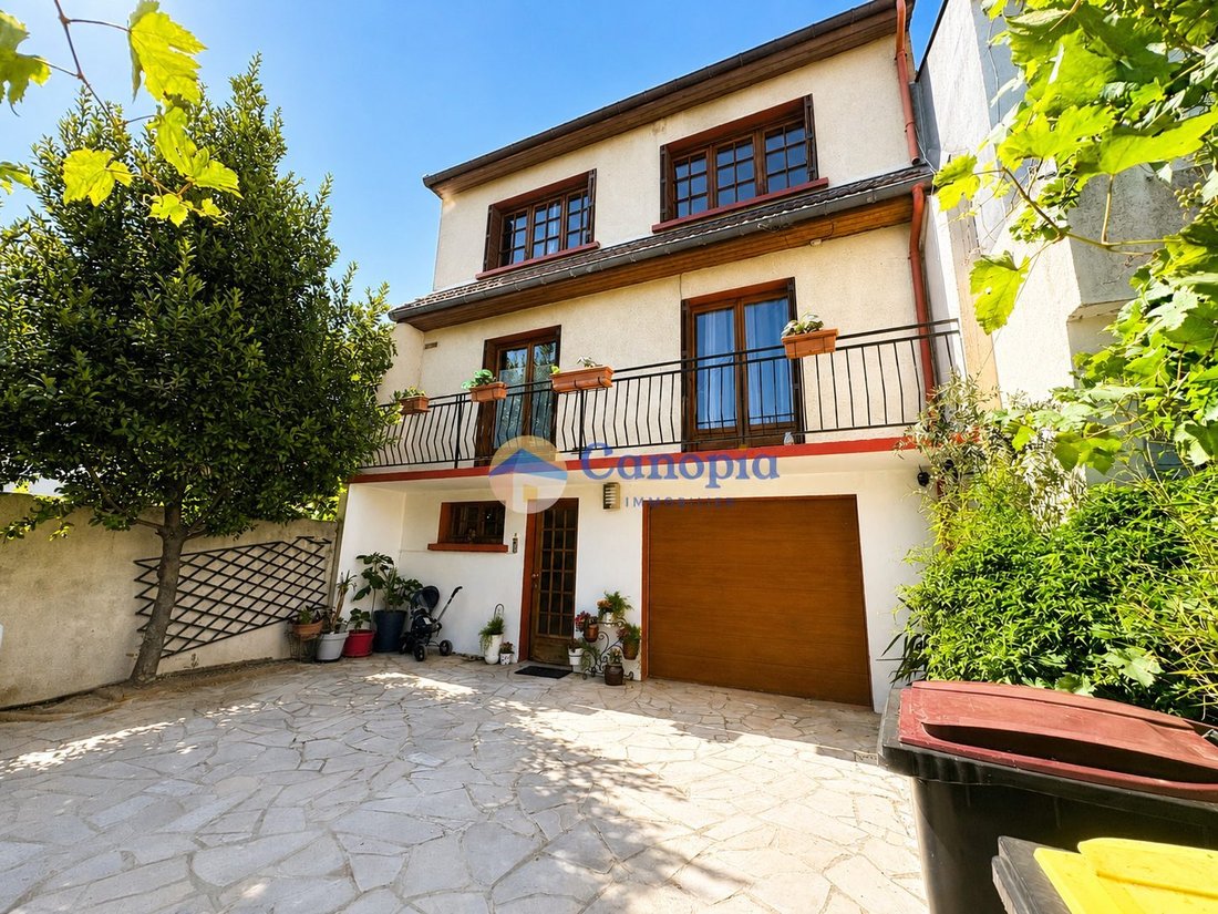 House in Jules Ferry, Arcueil, France 1 - 18022001