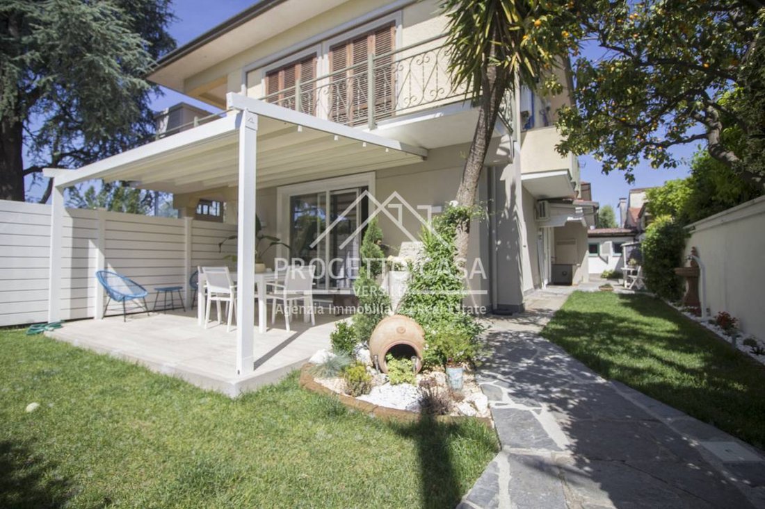 Apartment in Lido di Camaiore, Camaiore, Tuscany 1 - 18397626