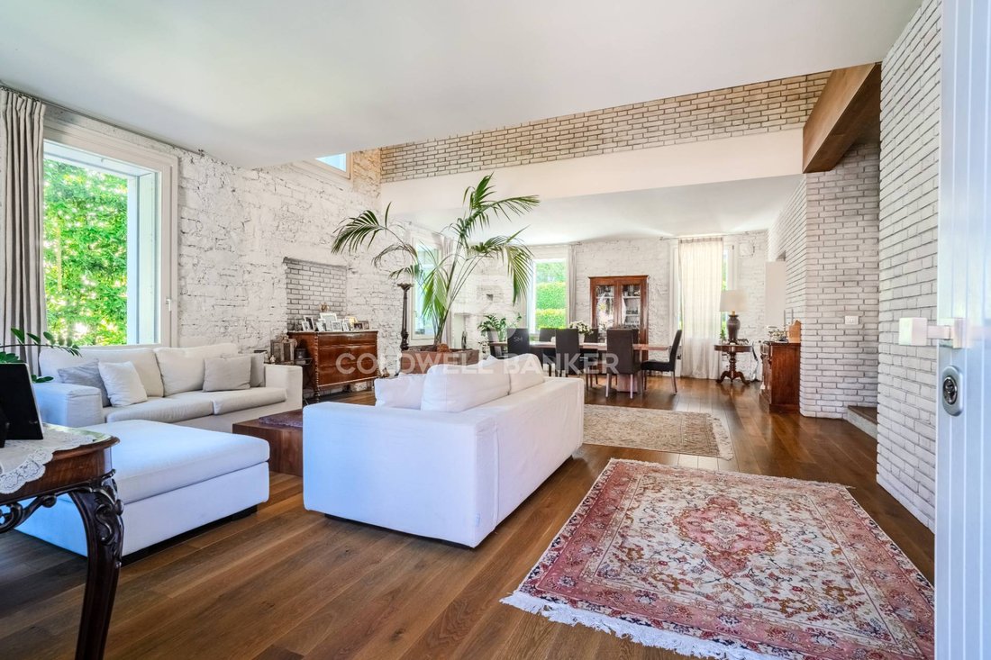 Villa in Eastern Lake Center, Como, Lombardy 2 - 18397634