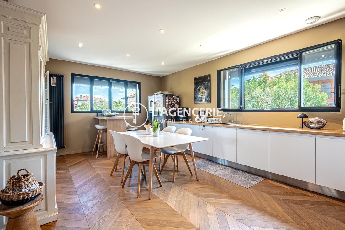 House in Biarritz, Nouvelle-Aquitaine, France 4 - 17525539