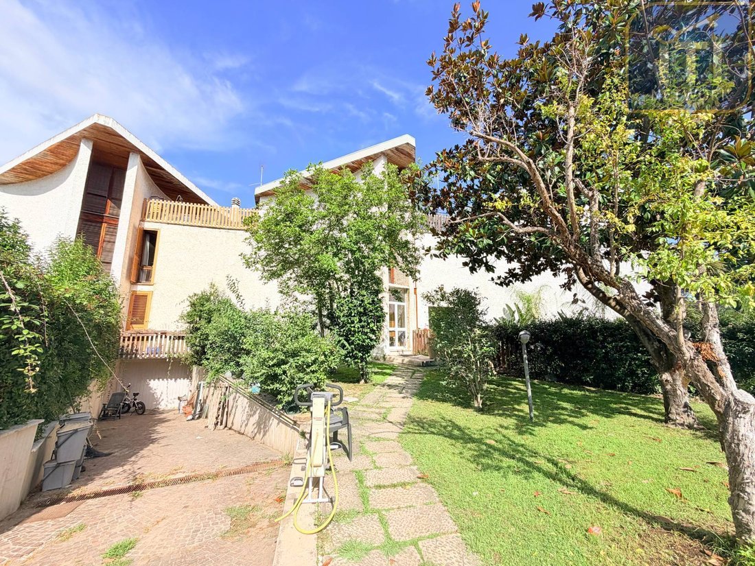 Villa in Infernetto, Rome, Lazio 5 - 18397623