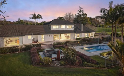 House in Whitford, Auckland, New Zealand 1