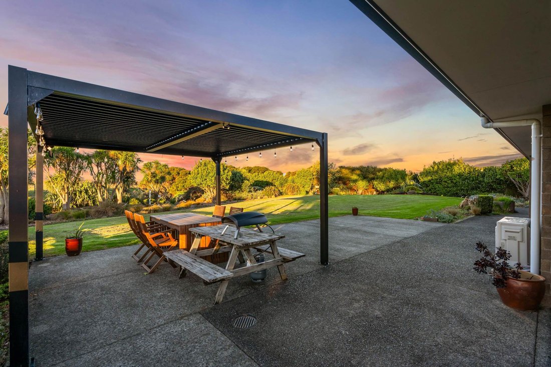 House in Muriwai, Auckland, New Zealand 2 - 15985615