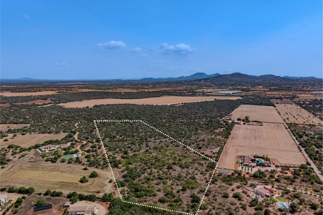 Land in es Llombards, Santanyi, Balearic Islands 1 - 18397747