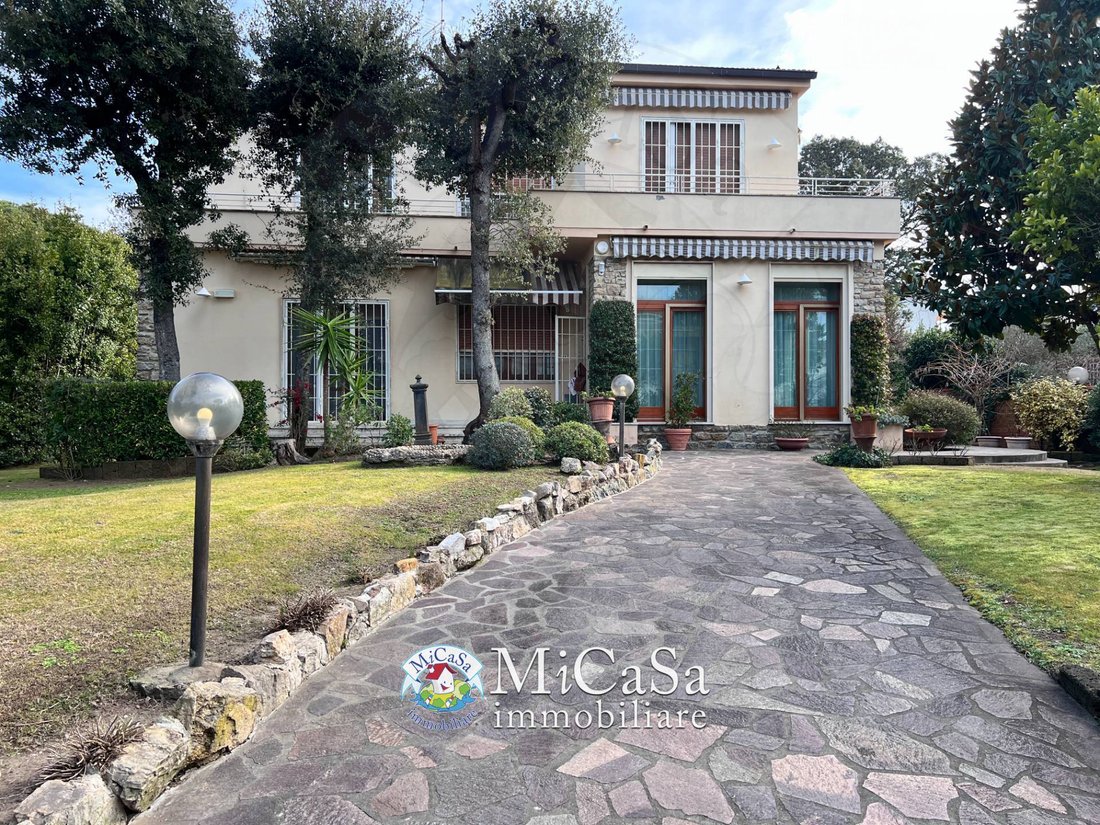 Villa in Tirrenia, Pisa, Italy 1 - 18397630