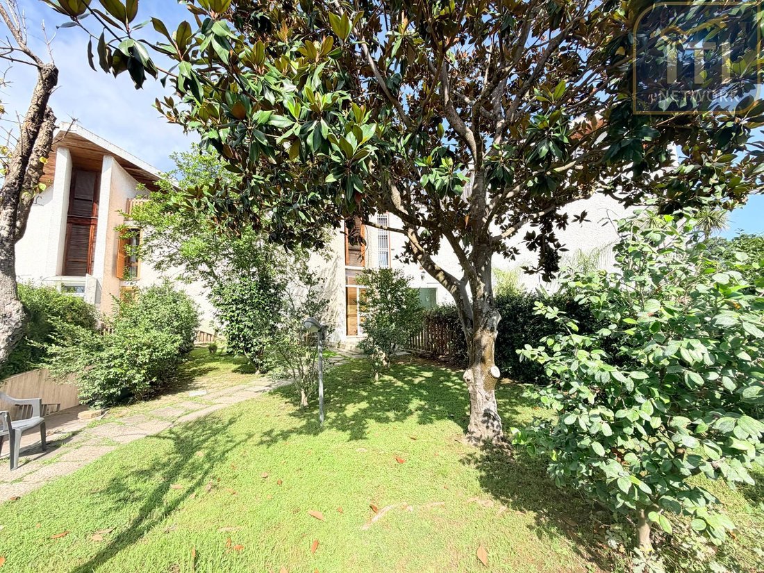 Villa in Infernetto, Rome, Lazio 4 - 18397623