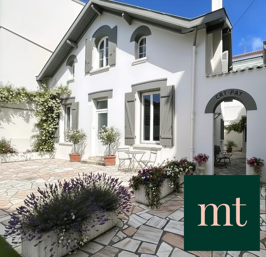 House in Biarritz, Nouvelle-Aquitaine, France 2 - 18097672
