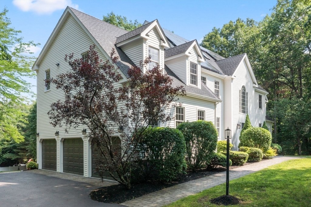 House in Hopkinton, Massachusetts, United States 2 - 18398215