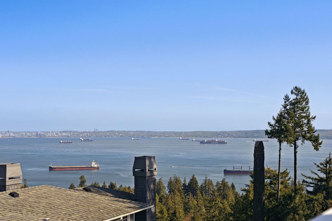 House in West Vancouver, British Columbia, Canada 2 - 18397799