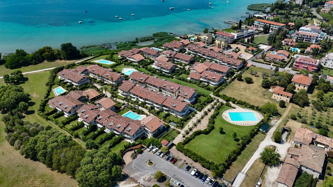 Apartment in Center, Sirmione, Lombardy 1 - 18397633
