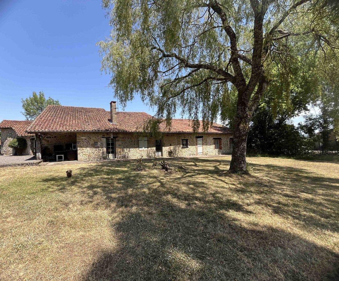 House in Chasseneuil-sur-Bonnieure, Nouvelle-Aquitaine, France 3 - 16170212