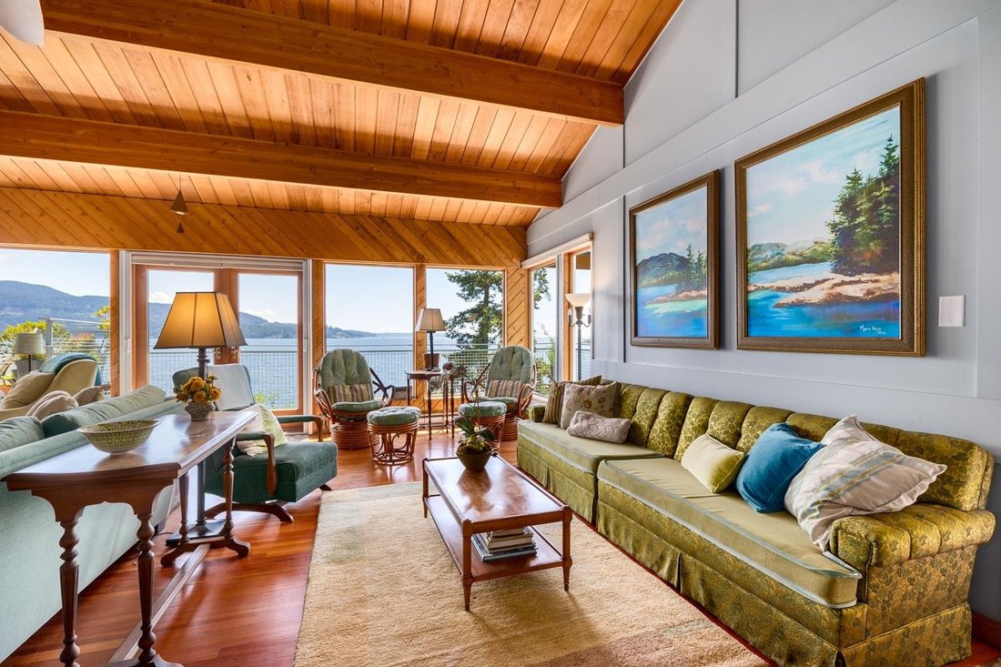 House in Bowen Island, British Columbia, Canada 4 - 18397808