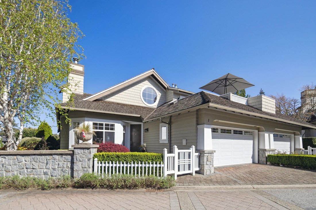 House in West Vancouver, British Columbia, Canada 1 - 18397799