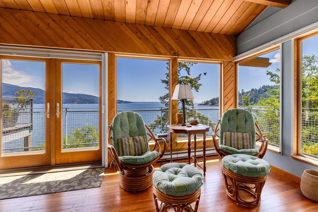 House in Bowen Island, British Columbia, Canada 5 - 18397808