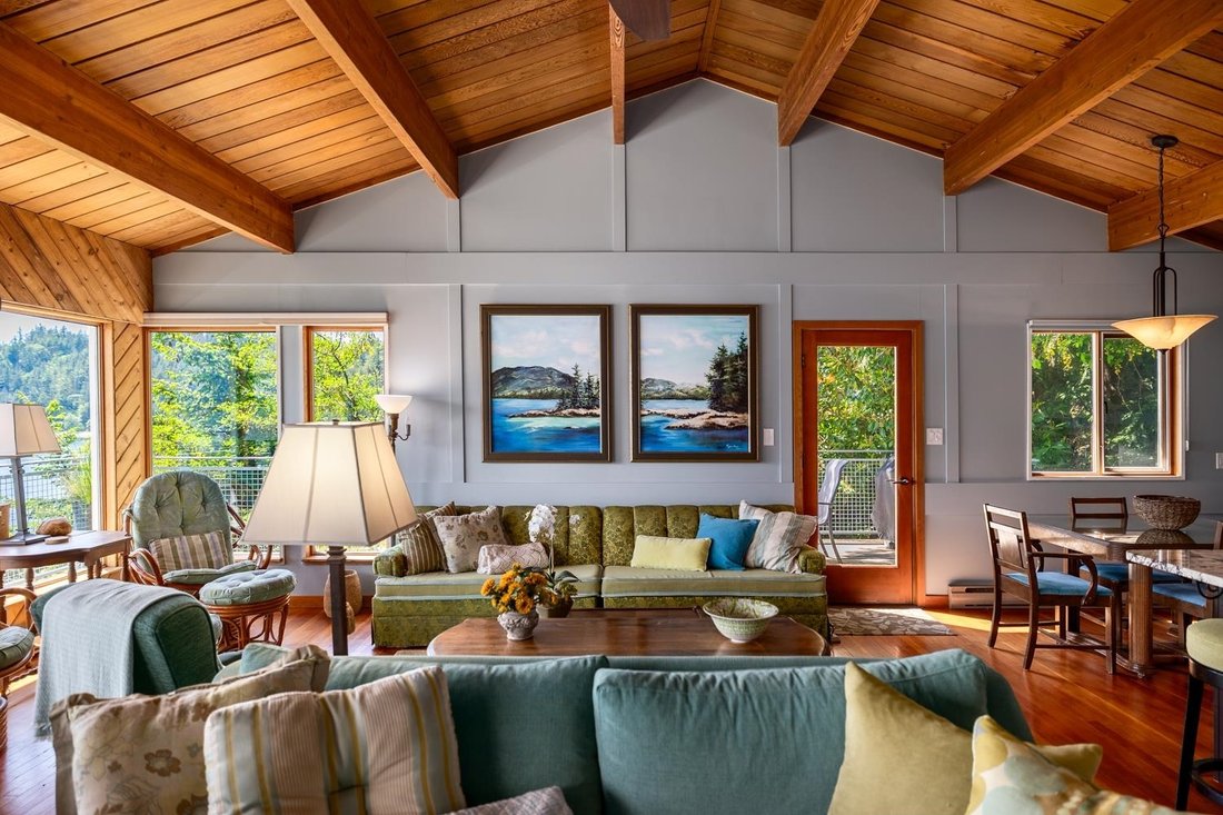 House in Bowen Island, British Columbia, Canada 3 - 18397808
