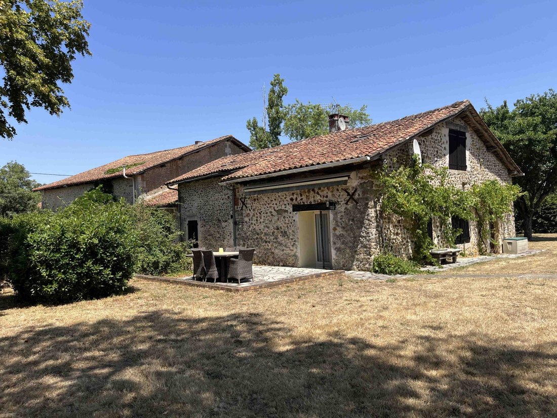 House in Chasseneuil-sur-Bonnieure, Nouvelle-Aquitaine, France 4 - 16170212