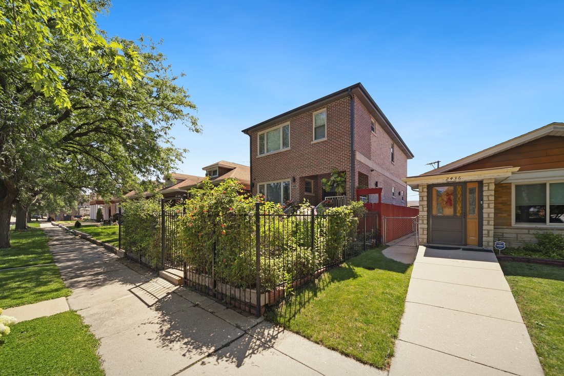 House in Elmwood Park, Illinois, United States 4 - 18398918