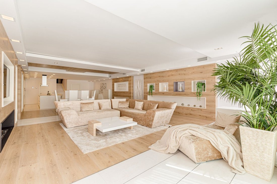 Apartment in Puerto Banus, Marbella, Spain 4 - 18399089