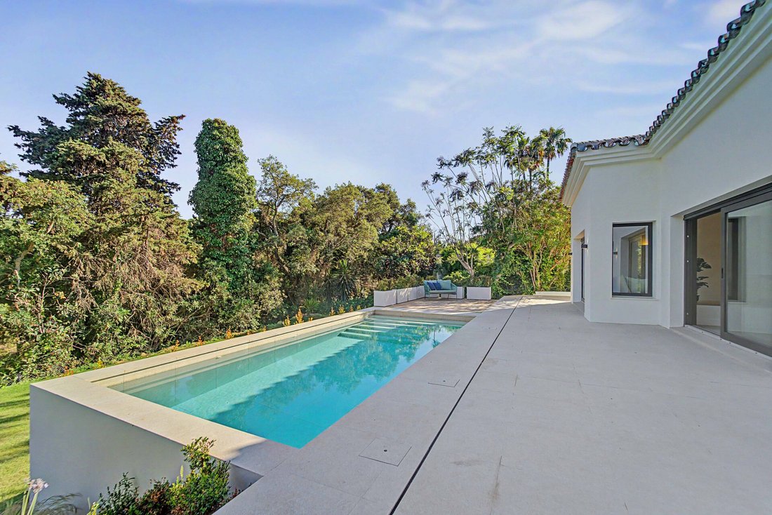 Villa in Sotogrande, San Roque, Andalusia 1 - 18398768