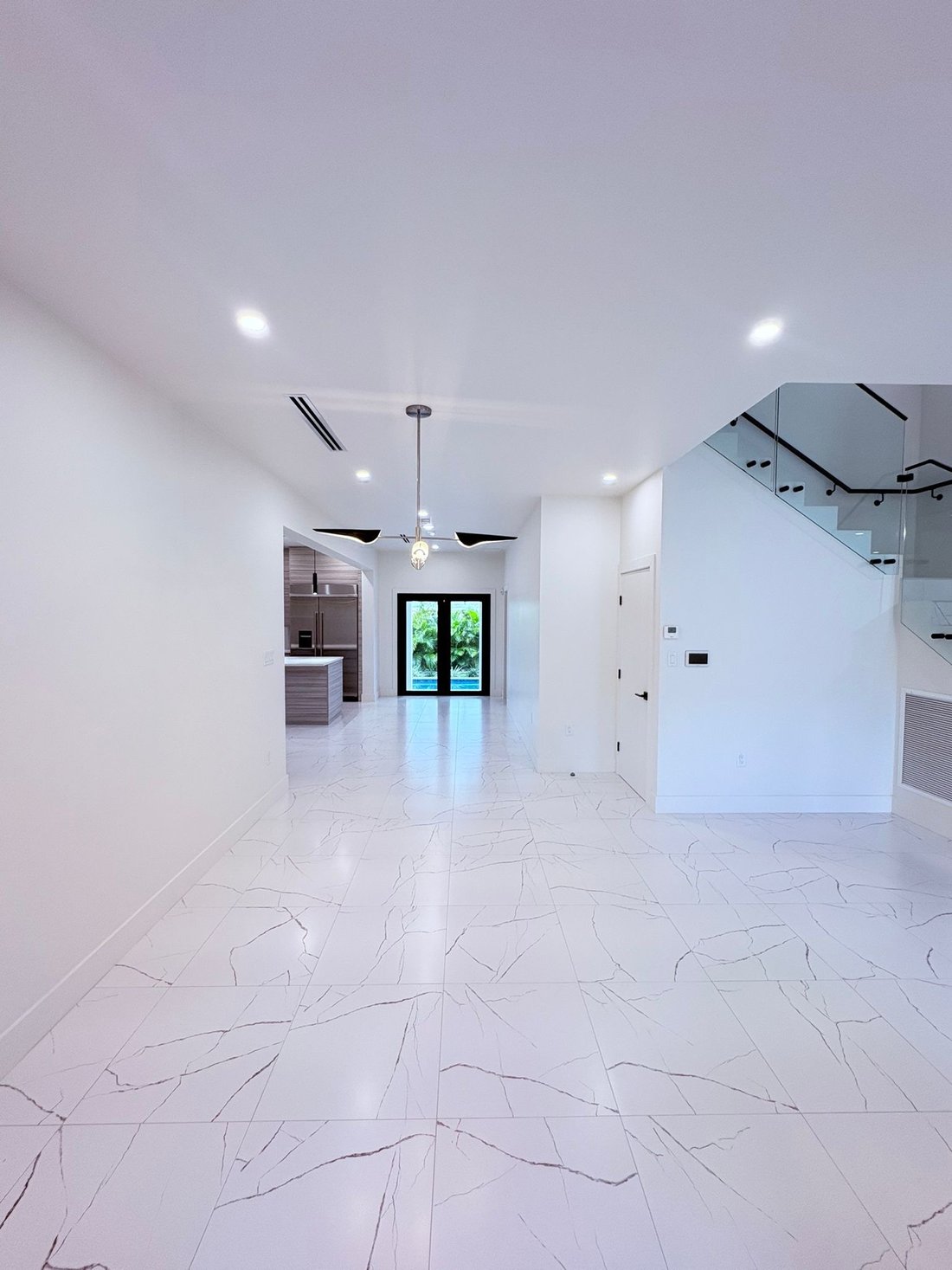 Apartment in West Bay, West Bay, Cayman Islands 2 - 18398874