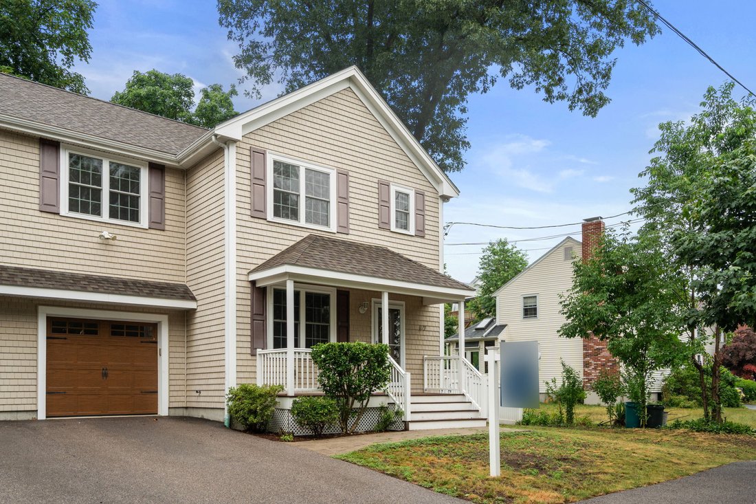 Condo in Newton, Massachusetts, United States 1 - 18400021