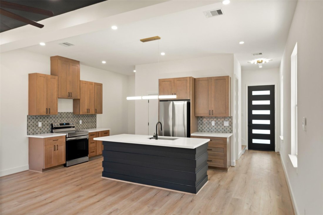 Houston, Texas, United States 3 - 18399357