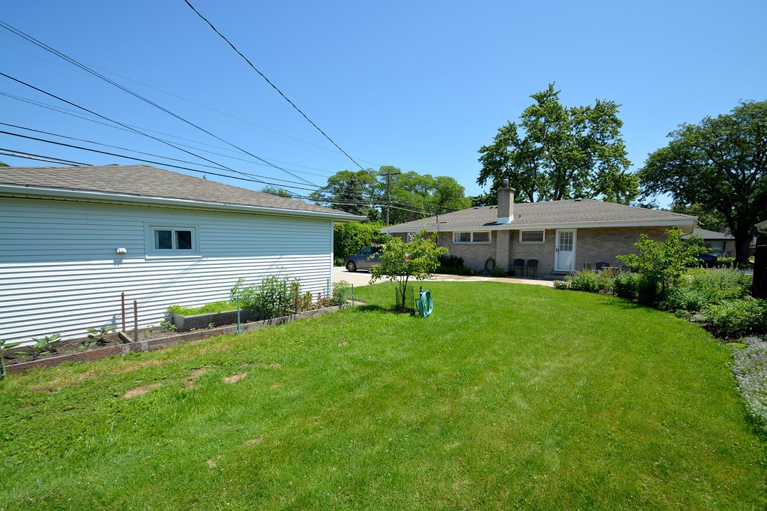 House in Skokie, Illinois, United States 3 - 18398911