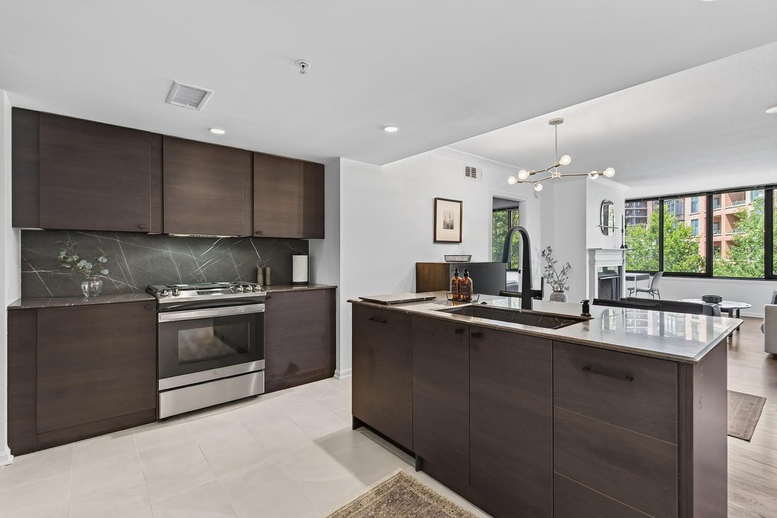 Condo in Arlington, Virginia, United States 2 - 18399979