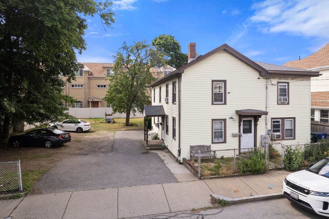 Apartment in Newton, Massachusetts, United States 2 - 18400055