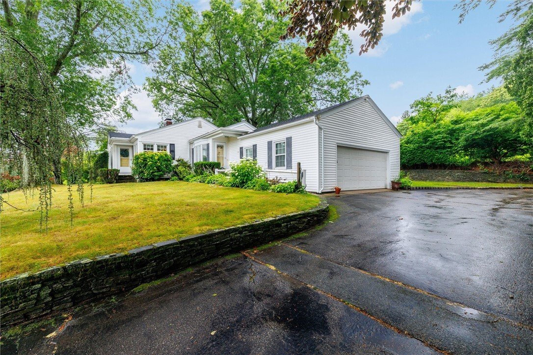 House in Cranston, Rhode Island, United States 3 - 18398985
