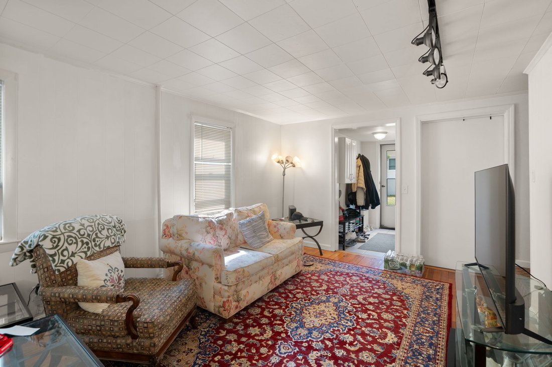 Apartment in Newton, Massachusetts, United States 4 - 18400055