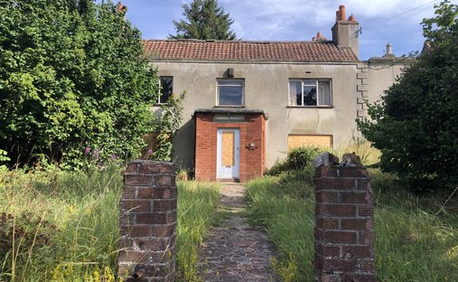 Farm Ranch in Long Ashton, England 1