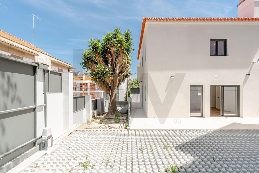 Townhouse in Almada, Cova da Piedade, Pragal e Cacilhas, Setubal, Portugal 4 - 18398469