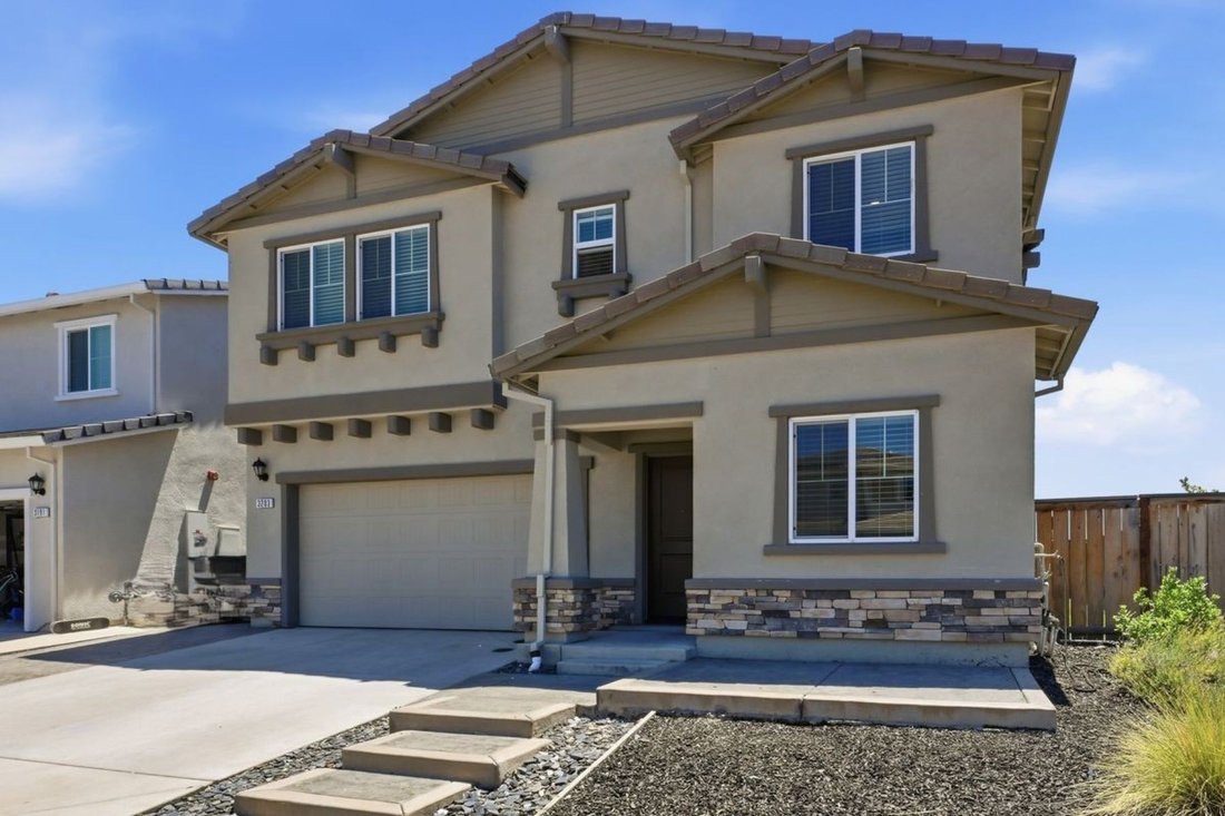 Lincoln, California, United States 2 - 18400015