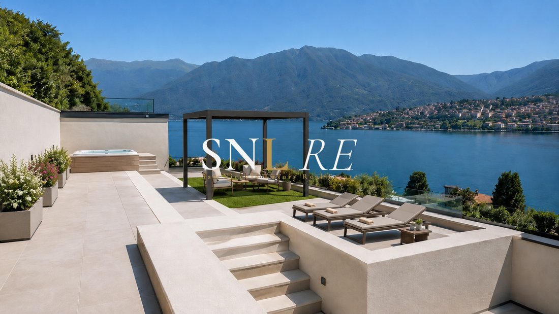 Villa in Moltrasio, Lombardy, Italy 1 - 18394783
