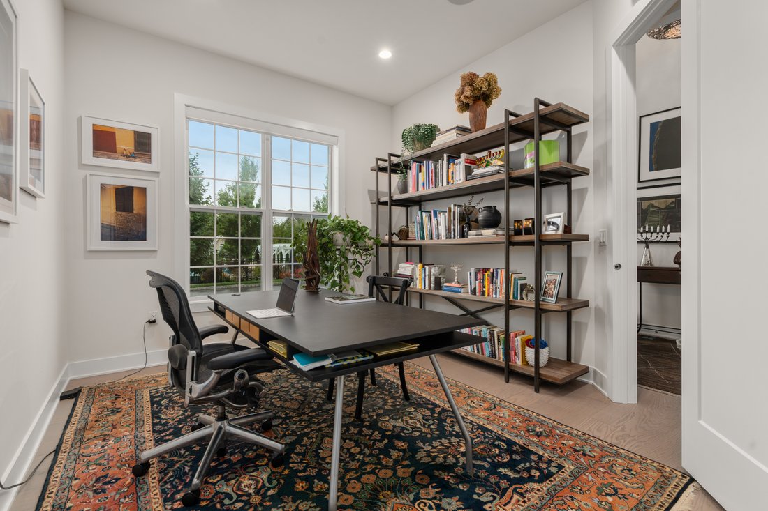 Condo in Millis, Massachusetts, United States 5 - 18400038