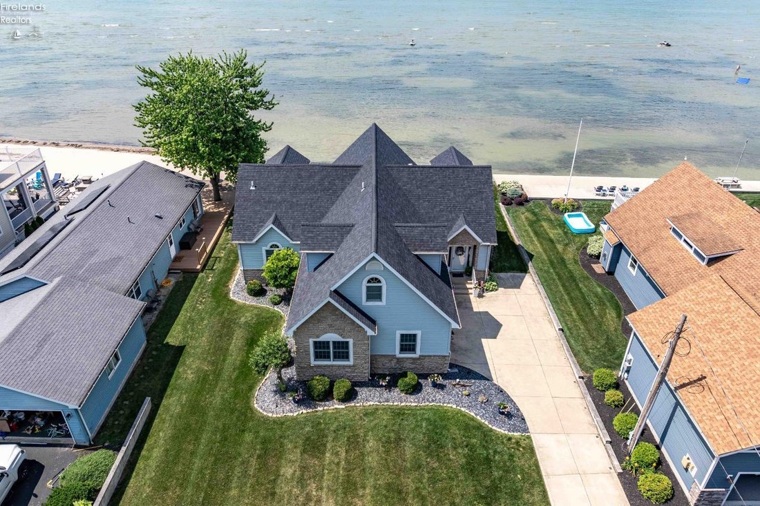 House in Port Clinton, Ohio, United States 2 - 18399460