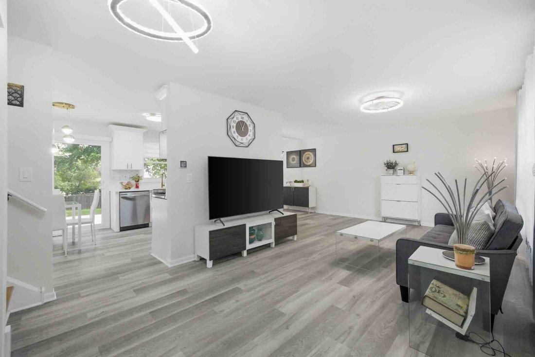 House in Buffalo Grove, Illinois, United States 3 - 18398904