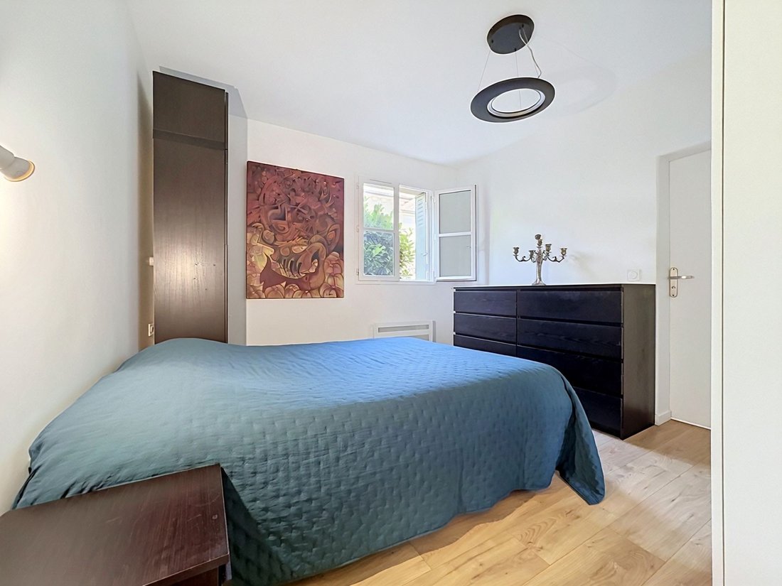 Apartment in Côte Saint Louis, Garches, France 4 - 18399266