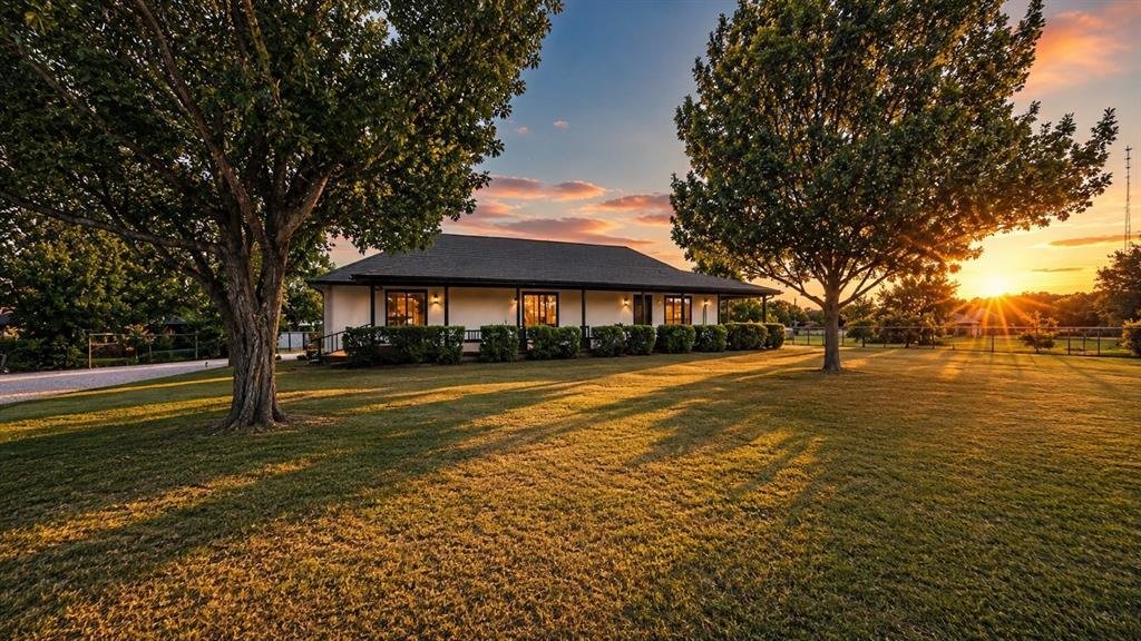 House in Crowley, Texas, United States 2 - 18399690