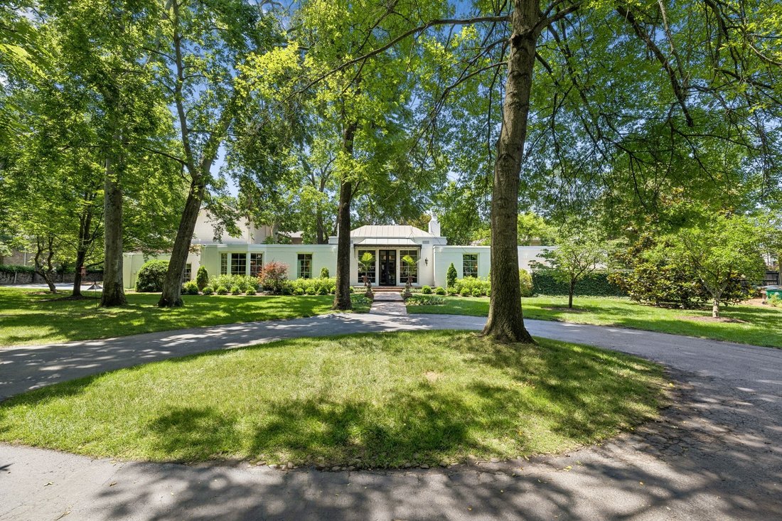 Co Op in Forest Hills, Tennessee, United States 1 - 18399274
