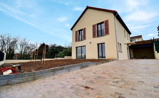 House in Forêt, Saint-Germain-en-Laye, France 1